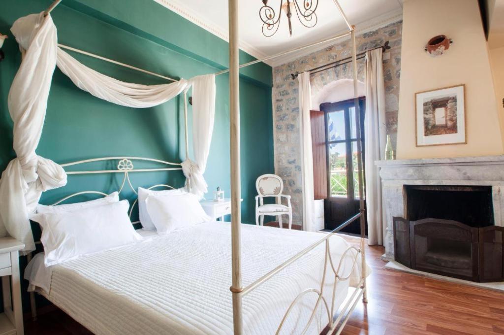 Areos Polis Boutique Hotel Areopoli Bagian luar foto