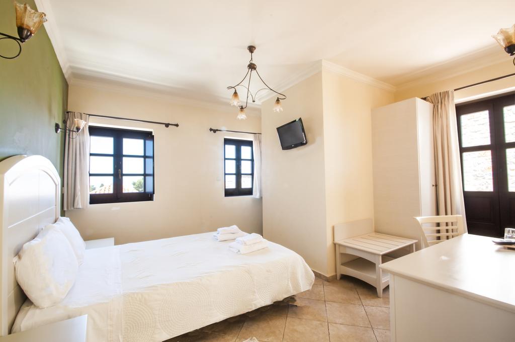 Areos Polis Boutique Hotel Areopoli Bagian luar foto
